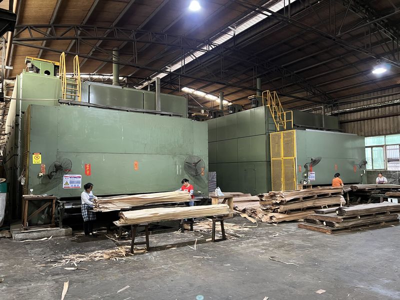 Dongguan Lingfeng Wood Industry Co., Ltd. প্রস্তুতকারকের উৎপাদন লাইন