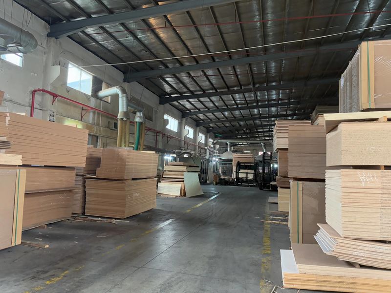 Dongguan Lingfeng Wood Industry Co., Ltd. প্রস্তুতকারকের উৎপাদন লাইন