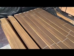 ধোঁয়া ওঠা ওক ভেনিয়ার কোয়ার্টার কাট